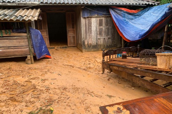 Bùn đất bủa vây nhiều con đường, bản làng biên giới Quảng Trị Bùn đất bủa vây nhiều con đường, bản làng biên giới Quảng Trị