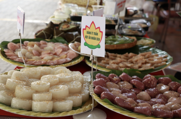 Ngày đầu lễ hội ẩm thực chay ở TP.HCM: Hấp dẫn hàng trăm món 'đẹp như tranh' Ngày đầu lễ hội ẩm thực chay ở TP.HCM: Hấp dẫn hàng trăm món 'đẹp như tranh'