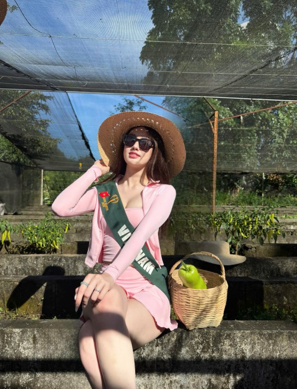 Thời trang cuốn hút của Trịnh Mỹ Anh tại Miss Earth 2025 Thời trang cuốn hút của Trịnh Mỹ Anh tại Miss Earth 2025