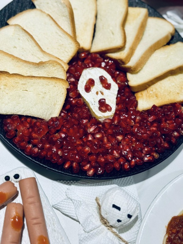 Mẹ 3 con tự làm mâm cỗ Halloween, dân mạng ngạc nhiên, khen hết lời Mẹ 3 con tự làm mâm cỗ Halloween, dân mạng ngạc nhiên, khen hết lời