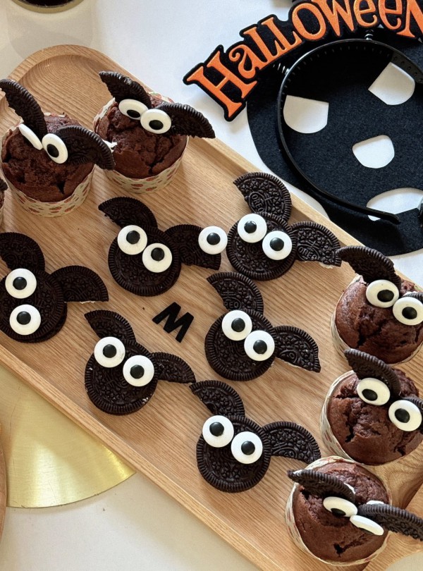 Mẹ 3 con tự làm mâm cỗ Halloween, dân mạng ngạc nhiên, khen hết lời Mẹ 3 con tự làm mâm cỗ Halloween, dân mạng ngạc nhiên, khen hết lời