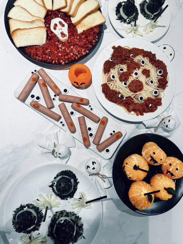 Mẹ 3 con tự làm mâm cỗ Halloween, dân mạng ngạc nhiên, khen hết lời Mẹ 3 con tự làm mâm cỗ Halloween, dân mạng ngạc nhiên, khen hết lời