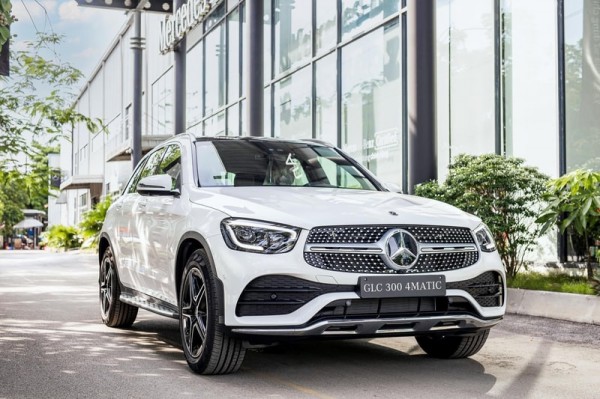 Áp lực kép trên thị trường xe sang: Sức mua yếu và xu thế điện hóa Áp lực kép trên thị trường xe sang: Sức mua yếu và xu thế điện hóa