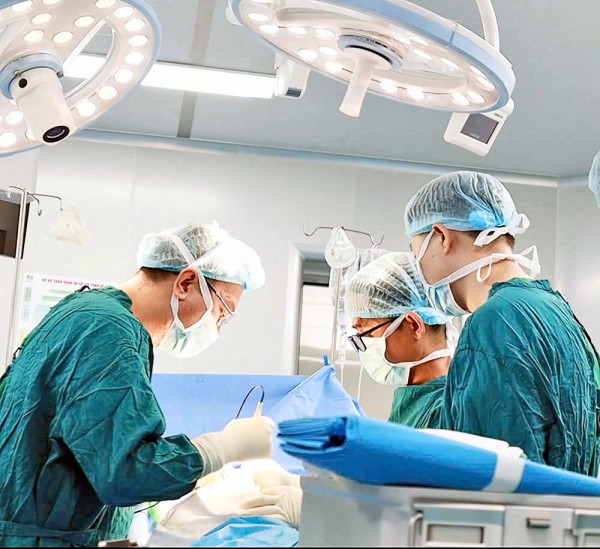 Bệnh viện 22-12 tại Khánh Hòa từng bước làm chủ công nghệ thay khớp háng