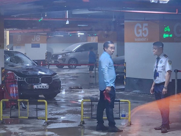 Cháy ô tô trong hầm giữ xe trung tâm thương mại Takashimaya ở TP.HCM