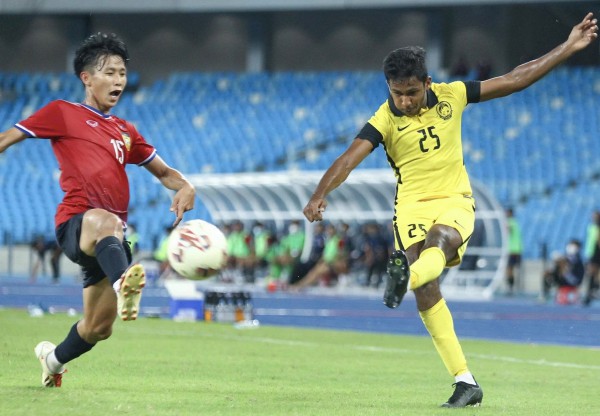 Chờ AFC ra án, đội tuyển Lào chốt danh sách bất ngờ đấu Malaysia: Có nhân vật cực đặc biệt