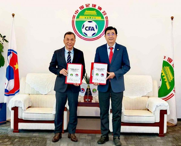 Chủ tịch VFF gặp lại Chủ tịch Liên đoàn Bóng đá Trung Quốc, U.23 Việt Nam có tin cực vui Chủ tịch VFF gặp lại Chủ tịch Liên đoàn Bóng đá Trung Quốc, U.23 Việt Nam có tin cực vui