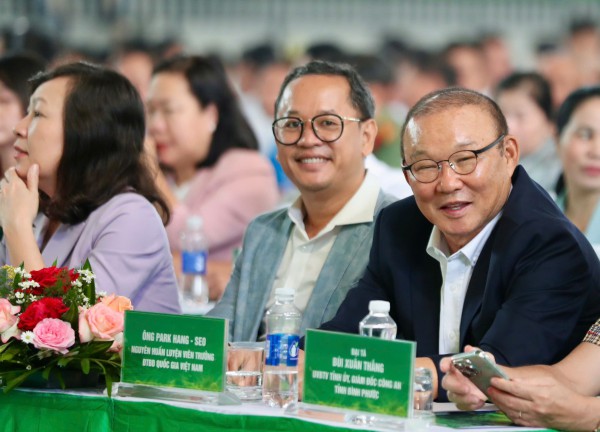 Chuyên gia Indonesia muốn PSSI mời HLV Park Hang-seo dẫn dắt đội tuyển thay người thất bại Kluivert Chuyên gia Indonesia muốn PSSI mời HLV Park Hang-seo dẫn dắt đội tuyển thay người thất bại Kluivert