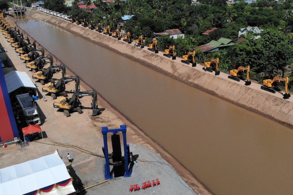 Công ty Trung Quốc muốn phát triển thêm dự án dọc kênh đào Phù Nam Techo Công ty Trung Quốc muốn phát triển thêm dự án dọc kênh đào Phù Nam Techo