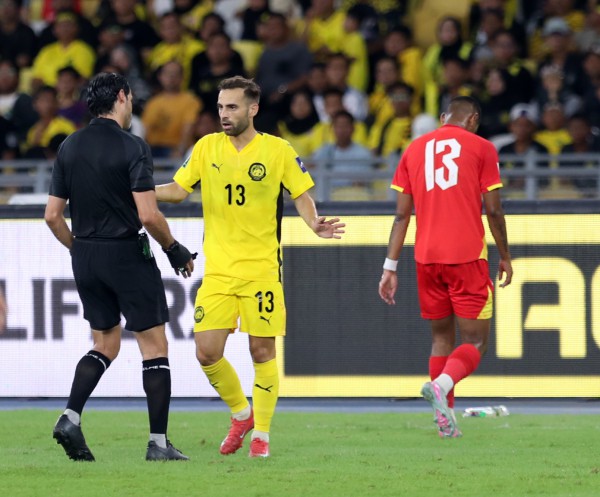 Cựu quan chức bóng đá Malaysia kêu gọi FAM 'ngừng phản kháng’, chấp nhận hình phạt của FIFA