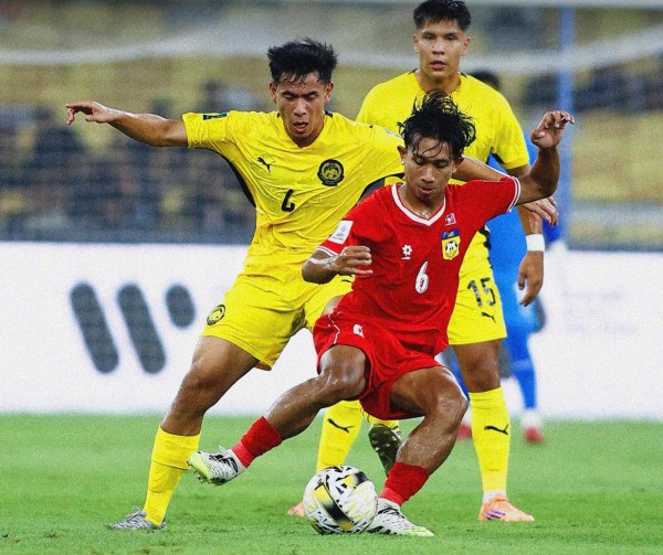 Đội tuyển Malaysia ngược dòng thắng đậm Lào Đội tuyển Malaysia ngược dòng thắng đậm Lào