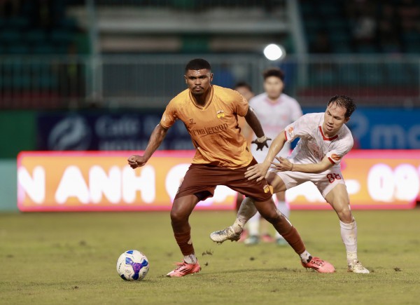 Đua trụ hạng V-League khốc liệt: HAGL và Thanh Hóa không từ bỏ, cựu vương lâm nguy