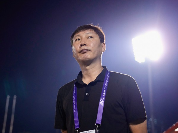 HLV Kim Sang-sik: 'Đội tuyển Việt Nam vẫn nóng vội, tôi rất tiếc...' HLV Kim Sang-sik: 'Đội tuyển Việt Nam vẫn nóng vội, tôi rất tiếc...'
