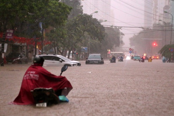 'Hà Nội cần điều chỉnh ngay dự án thoát nước mặt đường'