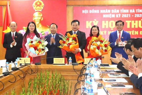 Hà Tĩnh: Bí thư xã được bầu làm Phó chủ tịch tỉnh Hà Tĩnh: Bí thư xã được bầu làm Phó chủ tịch tỉnh