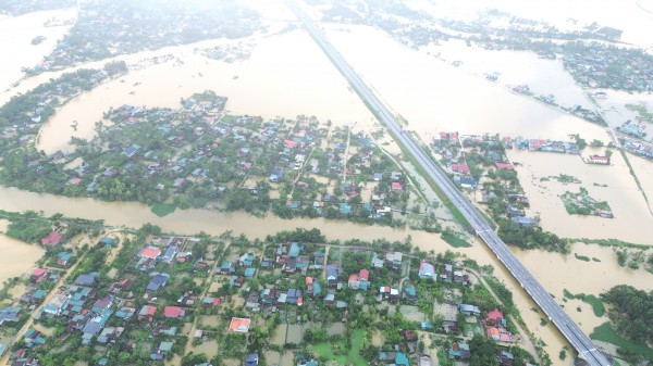 Hơn 4.000 nhà dân ở Thanh Hóa đang bị ngập sâu trong lũ