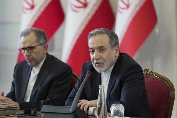 Iran phản ứng về khả năng đối diện làn sóng tấn công mới Iran phản ứng về khả năng đối diện làn sóng tấn công mới