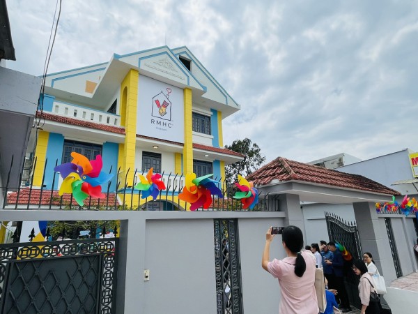 Lần đầu tiên có ngôi nhà miễn phí ăn, ở cho gia đình bệnh nhi khó khăn