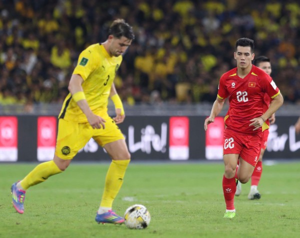 Malaysia chính thức gửi đơn kháng cáo lên FIFA vụ 7 cầu thủ nhập tịch ‘lậu’ bị cấm thi đấu Malaysia chính thức gửi đơn kháng cáo lên FIFA vụ 7 cầu thủ nhập tịch ‘lậu’ bị cấm thi đấu