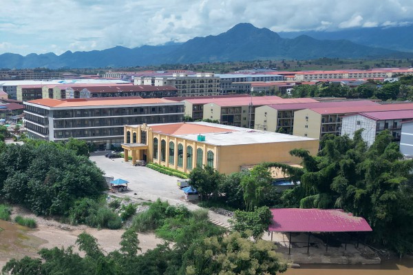 Myanmar đột kích trung tâm lừa đảo, thu giữ 30 thiết bị internet Starlink Myanmar đột kích trung tâm lừa đảo, thu giữ 30 thiết bị internet Starlink