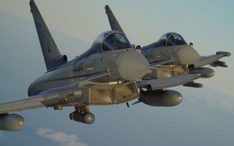 NATO-cao-buoc-may-bay-quan-su-Nga-xam-nhap-dieu-tiem-kich-ung-pho-a.jpg