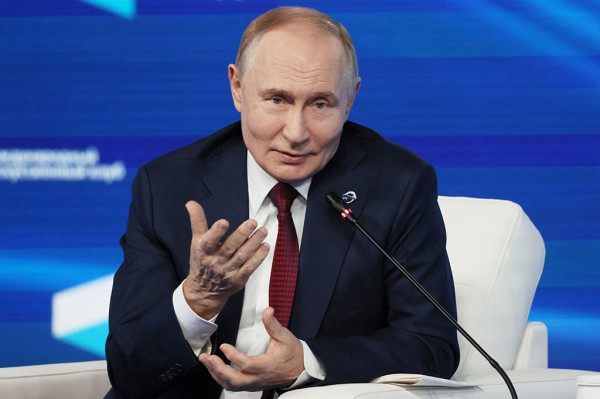Ông Putin đáp trả ông Trump, NATO