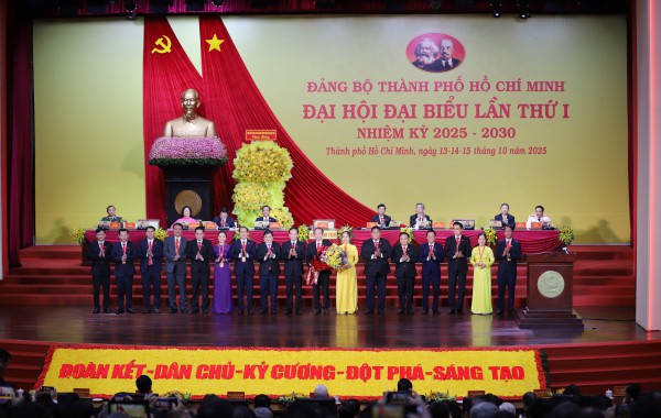 Ông Võ Văn Dũng tiếp tục làm Chủ nhiệm Ủy ban Kiểm tra Thành ủy TP.HCM Ông Võ Văn Dũng tiếp tục làm Chủ nhiệm Ủy ban Kiểm tra Thành ủy TP.HCM