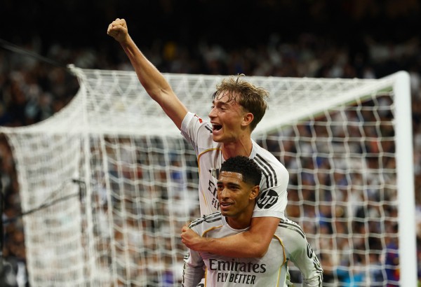 Real Madrid đánh bại Barca ở ‘Siêu kinh điển’: Mbappe cực hay, VAR gây tranh cãi Real Madrid đánh bại Barca ở ‘Siêu kinh điển’: Mbappe cực hay, VAR gây tranh cãi