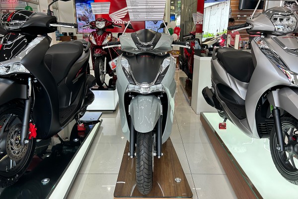 Reuters: Vị thế Honda 'lung lay' khi Việt Nam đẩy mạnh xe máy điện