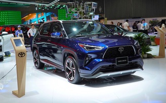 SUV-do-thi-Toyota-chiem-mieng-banh-lon-tan-binh-Suzuki-Fronx-co-lam-nen-chuyen-a.jpg