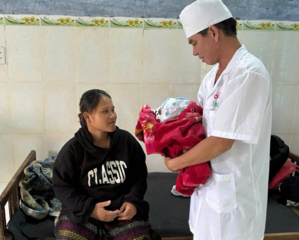 Sản phụ vùng cao Quảng Trị vượt cạn an toàn ở trạm quân dân y Pa Lin Sản phụ vùng cao Quảng Trị vượt cạn an toàn ở trạm quân dân y Pa Lin