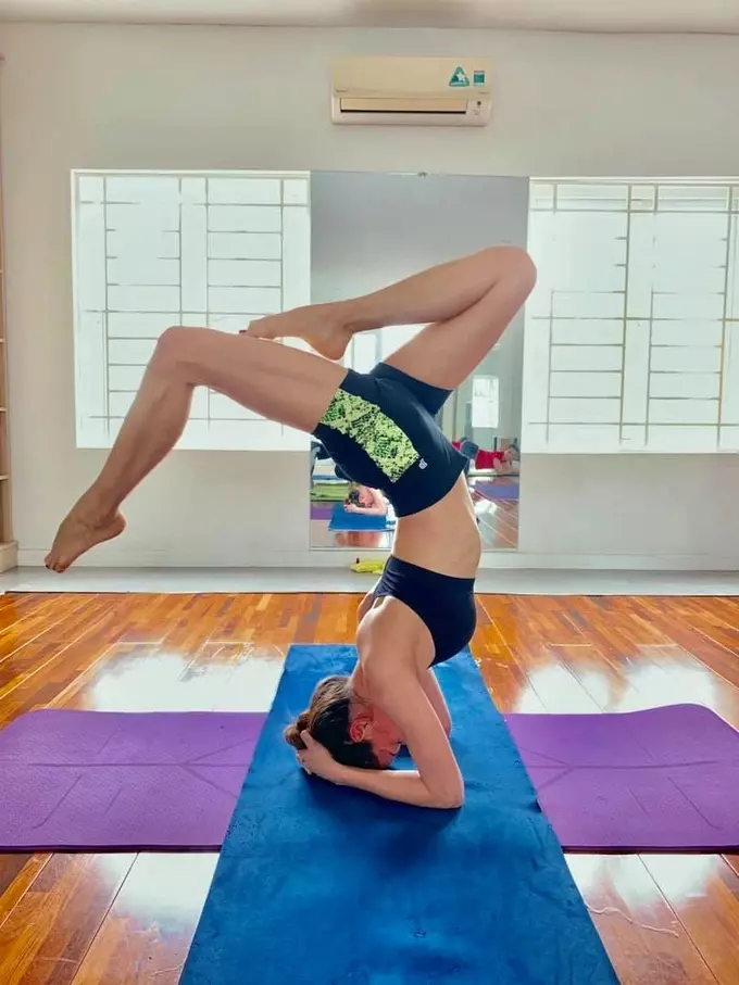 Sao Việt khoe đẹp: Hồ Ngọc Hà tập yoga hơn 15 năm để dáng đẹp, trẻ trung