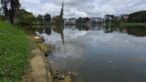 Sạt trượt ta luy, bờ kè quanh thắng cảnh hồ Xuân Hương - Đà Lạt