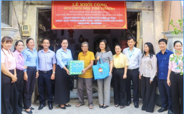 TP.HCM nâng hỗ trợ xây nhà ở cho hộ nghèo lên đến 150 triệu đồng TP.HCM nâng hỗ trợ xây nhà ở cho hộ nghèo lên đến 150 triệu đồng