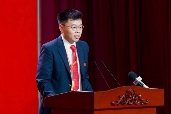 TS Trương Minh Huy Vũ nêu giải pháp tăng trưởng trên 10% cho TP.HCM 5 năm tới TS Trương Minh Huy Vũ nêu giải pháp tăng trưởng trên 10% cho TP.HCM 5 năm tới