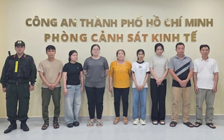 Triet-pha-duong-day-san-xuat-gan-20000-chai-nuoc-hoa-gia-thuong-hieu-noi-tieng-a.jpeg