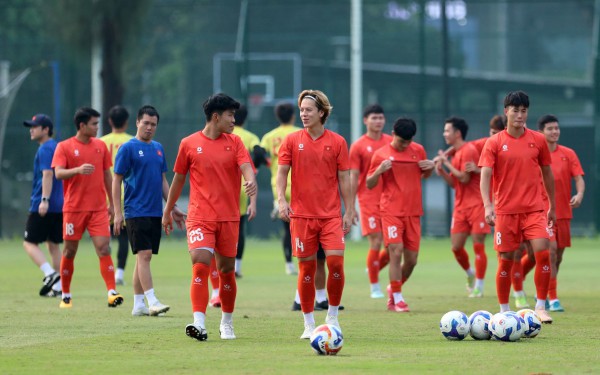 U.23 Việt Nam tập sân chuẩn FIFA đẹp nhất UAE, sẵn sàng đọ sức đối thủ cực mạnh Qatar U.23 Việt Nam tập sân chuẩn FIFA đẹp nhất UAE, sẵn sàng đọ sức đối thủ cực mạnh Qatar