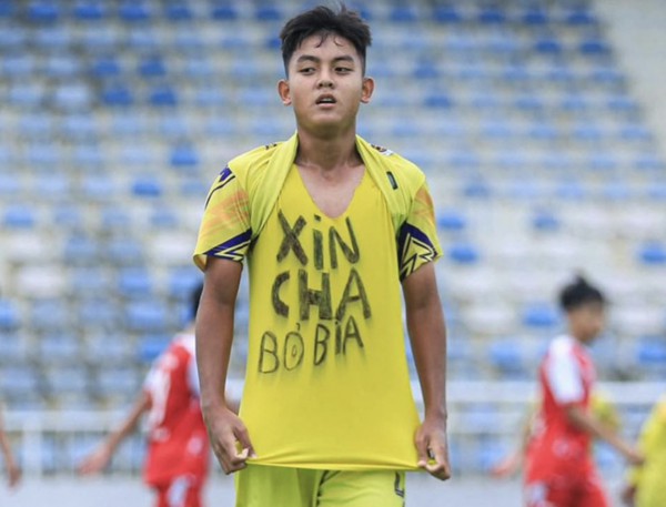 ‘Xin cha bỏ bia’ ‘Xin cha bỏ bia’