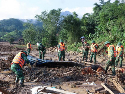 Yeu-lam-Viet-Nam-Ban-tinh-ca-nhan-nghia-va-kieu-hanh-dan-toc-a.jpg