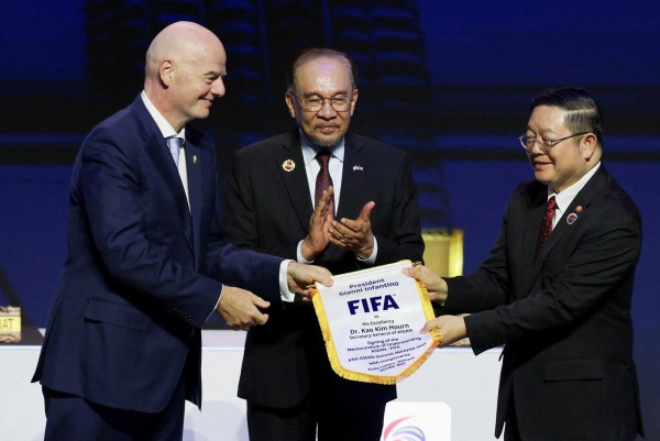 dong-nam-a-co-giai-dau-moi-toanh-chu-tich-fifa-tuyen-bo-gi-khi-den-malaysia.jpeg