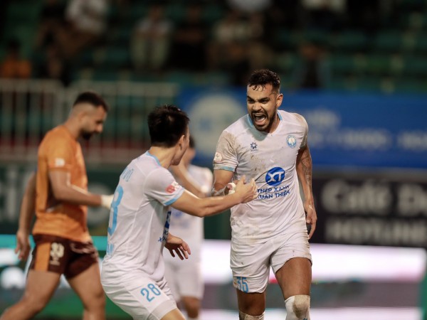 HAGL hòa cực hay Nam Định: Chạy đua tỷ số kịch tính, sao trẻ lại tỏa sáng HAGL hòa cực hay Nam Định: Chạy đua tỷ số kịch tính, sao trẻ lại tỏa sáng