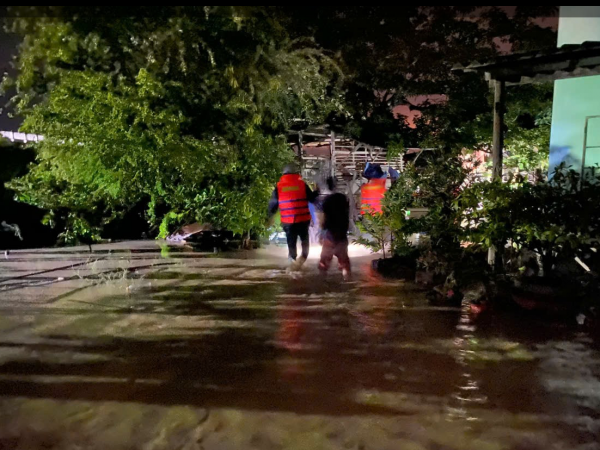 Vỡ hồ chứa nước trên núi ở Tuy Phong, Lâm Đồng cuốn trôi 3 người cùng gia đình