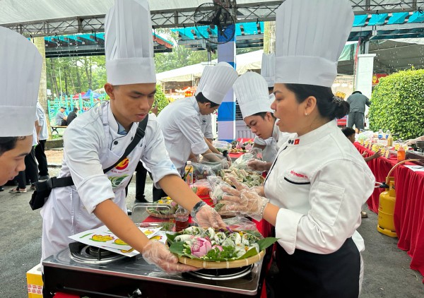 Kỷ lục Việt Nam: 200 món chay từ sen tại lễ hội ẩm thực chay ở TP.HCM