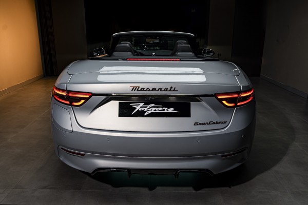 Xe mui trần hạng sang Maserati GranCabrio Folgore có giá hơn 13,3 tỉ đồng Xe mui trần hạng sang Maserati GranCabrio Folgore có giá hơn 13,3 tỉ đồng