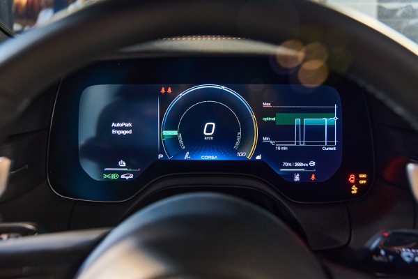 Xe mui trần hạng sang Maserati GranCabrio Folgore có giá hơn 13,3 tỉ đồng Xe mui trần hạng sang Maserati GranCabrio Folgore có giá hơn 13,3 tỉ đồng