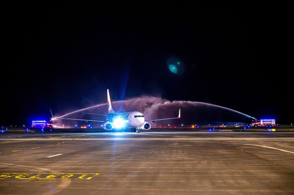 Vân Đồn chính thức khai thác chuyến bay charter tới Thâm Quyến