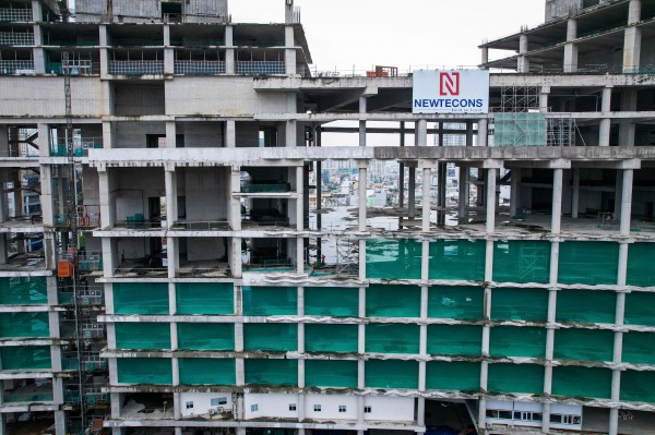 TP.HCM: Cần cẩu 'đứng gác' 3 năm dự án tứ giác Bến Thành, vì sao chưa tháo?