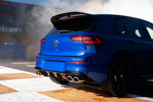 Volkswagen Golf R Performance phiên bản 'vạn người mê', giá gần 1,9 tỉ có gì khác biệt?
