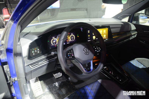 Volkswagen Golf R Performance phiên bản 'vạn người mê', giá gần 1,9 tỉ có gì khác biệt?
