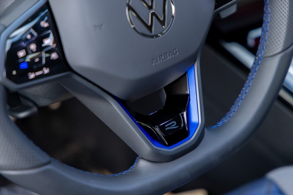 Volkswagen Golf R Performance phiên bản 'vạn người mê', giá gần 1,9 tỉ có gì khác biệt?